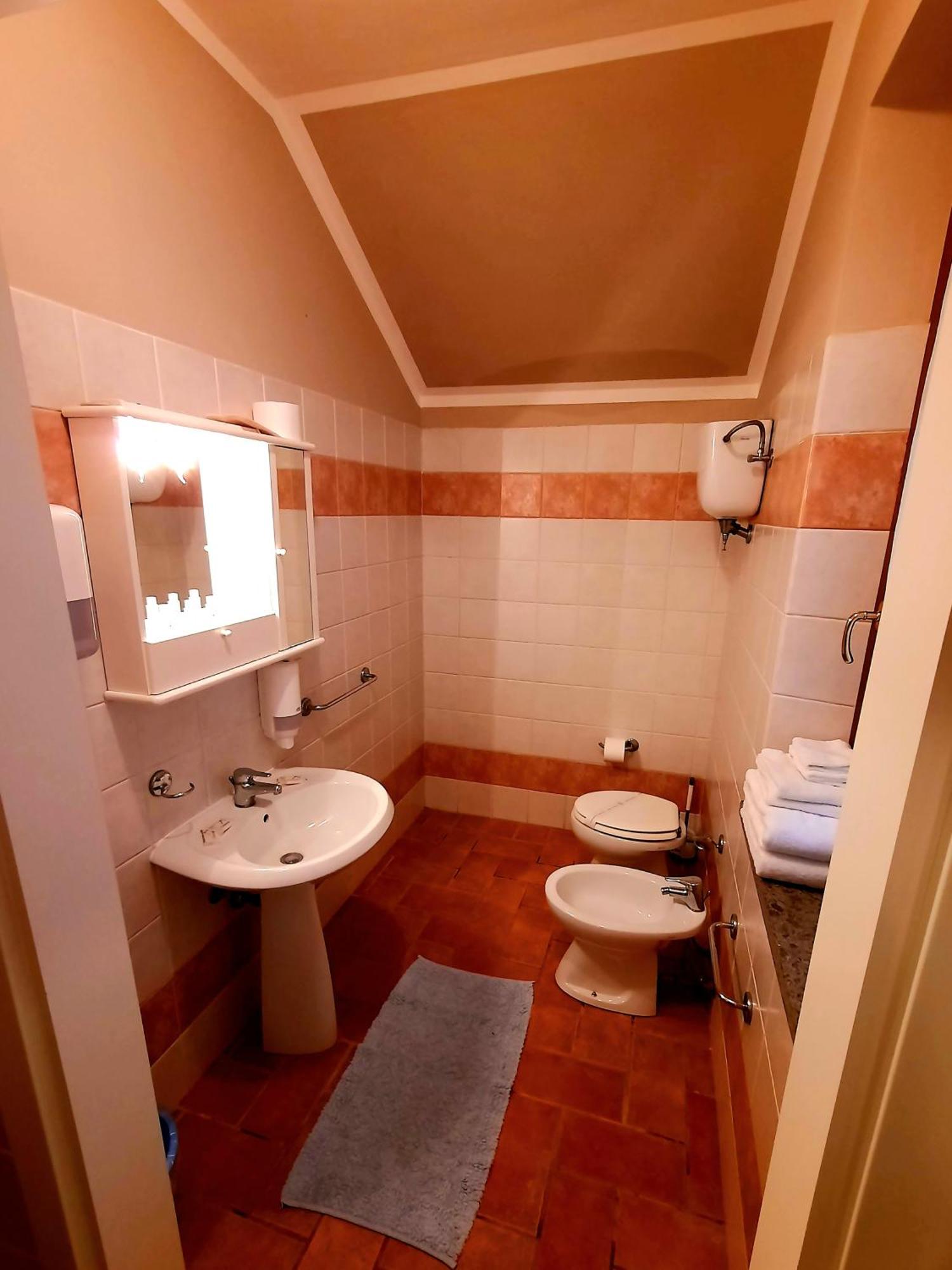 דירות פניקאלה Leonaerdo Guests House חדר תמונה